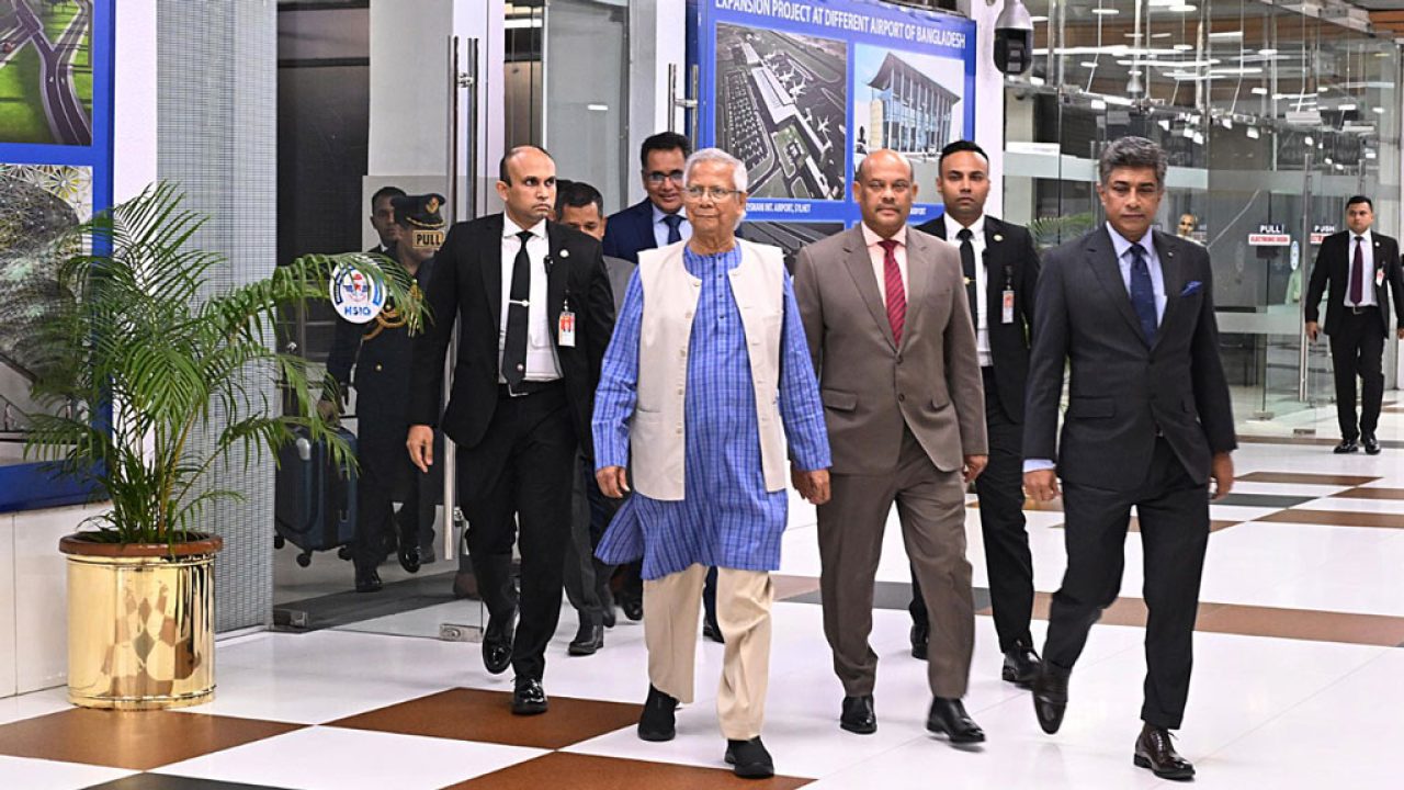 yunus-left-dhaka-for-london-1